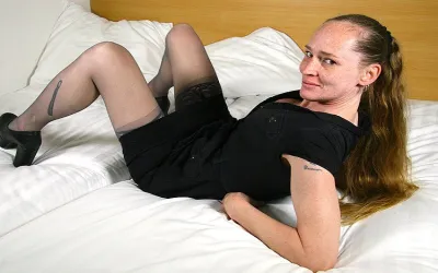 Horny Dutch Housewife Getting Wet and Wild - Mature.nl