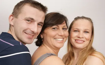 Horny Housewife and Hot MILF in Threesome - Mature.nl