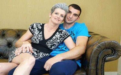 Horny Mature Slut Fucking a Younger Dude - Mature.nl