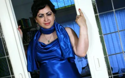 Horny Mature Slut Loves to Masturbate and Suck Cock - Mature.nl