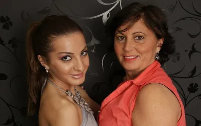 Horny Young Teen Pleases Mature Housewife - Mature.nl