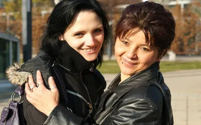 Hot Babe Doing a Naughty Mature Lesbian - Mature.nl