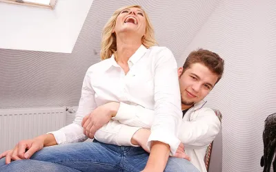 Hot Blonde Housewife Getting Fucked by Her Toy Boy - Mature.nl