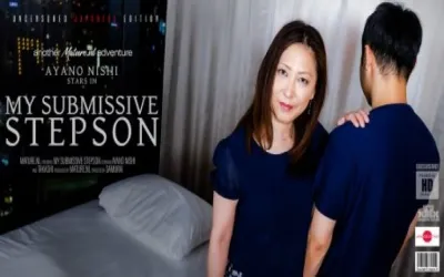 Japanese MILF fucking her submissive stepson