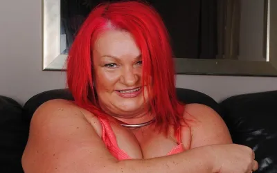 Kinky Big Mature Redhead Pleasing Herself - Mature.nl