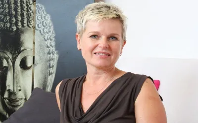 Mature Housewife Can't Get Enough of That Cock - Mature.nl