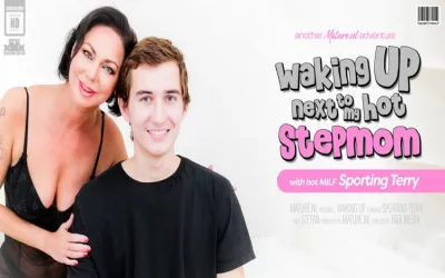 My hot stepmom Sporting Terry loves my hard dick in the morning