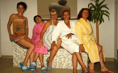 Naked Mature Women Relaxing and Unwinding - Mature.nl