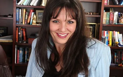 Naughty American Housewife Getting Wet in Front of Her Computer - Mature.nl