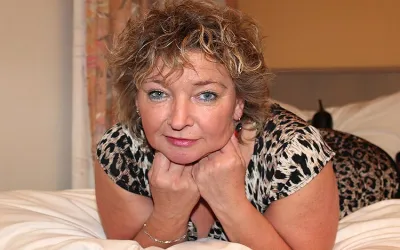 Naughty German Amateur Housewife Playing with Herself - Mature.nl