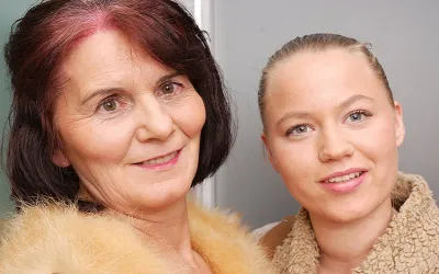 Naughty Mature Lesbian Catches a Hot Young Babe in the Shower - Mature.nl