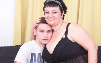 This Big Mama Loves Fucking and Sucking - Mature.nl