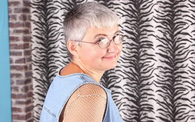 This Hairy Mature Slut Loves to Play Alone - Mature.nl