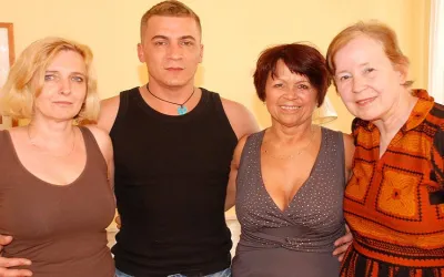 Three Cockhungry Mature Sluts Got Served - Mature.nl