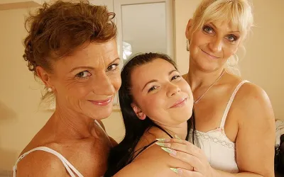 Three Old and Young Lesbians Have Great Fun - Mature.nl