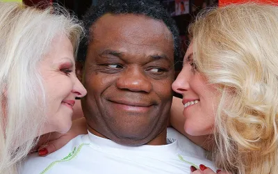 Two Bisexual Housewives Take on a Hard Black Guy - Mature.nl