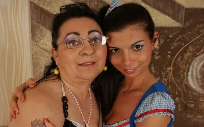 Two horny old and young lesbians love to eat pussy - Mature.nl