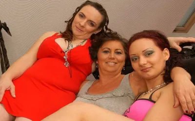 Two Hot Old and Young Lesbians Eat Each Other's Pussies - Mature.nl