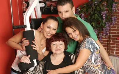 Young Couple Getting Dirty with Two Mature Sluts - Mature.nl